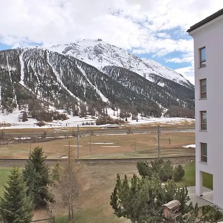 Apartment Averts 17 Zuoz